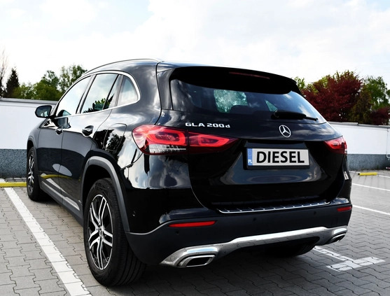 Mercedes-Benz GLA cena 143900 przebieg: 95380, rok produkcji 2021 z Piaseczno małe 326